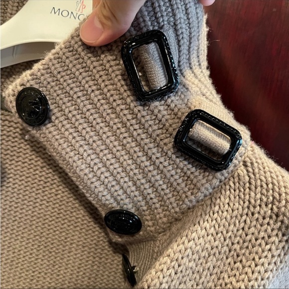 Burberry coat - Picture 4 of 7